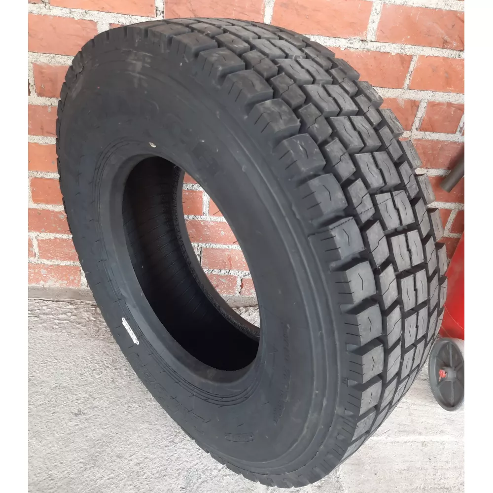 Грузовая шина 305/70 R19,5 Long March LM-329 18PR в Кировске